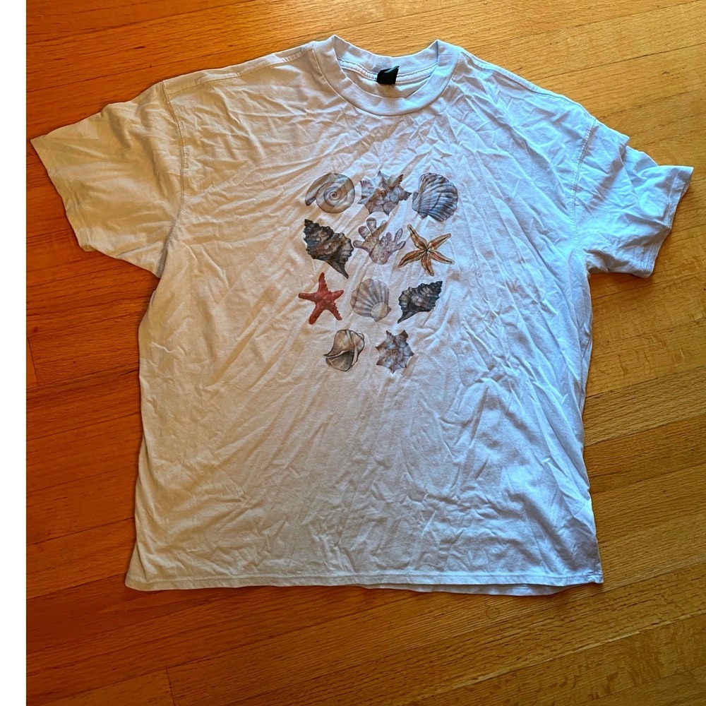White Seashell Graphic Tee - Women Tops